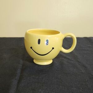 Teleflora Smiley Face Mug